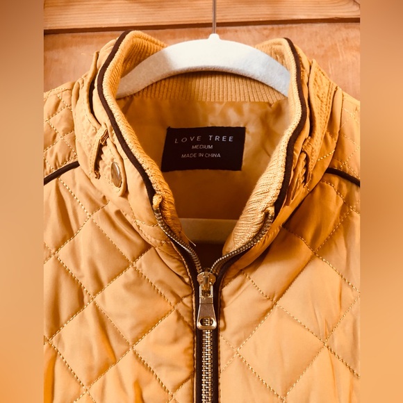 Love Tree  Like New Rib Trim Quilted Padding Zip Up Lightweight Vest, Women’s M - Picture 5 of 13
